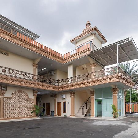 Urbanview Hotel Salsabilah Palembang By Reddoorz Exterior photo
