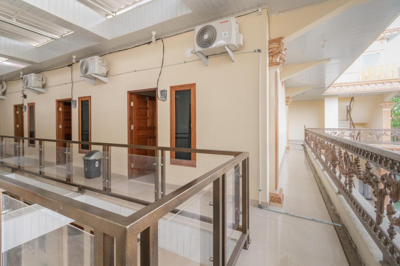 Urbanview Hotel Salsabilah Palembang By Reddoorz Exterior photo