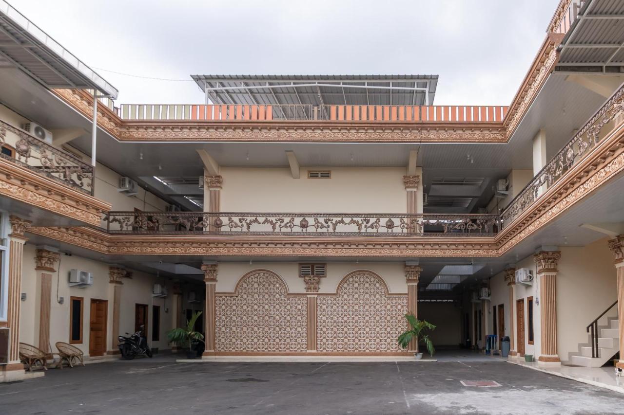Urbanview Hotel Salsabilah Palembang By Reddoorz Exterior photo